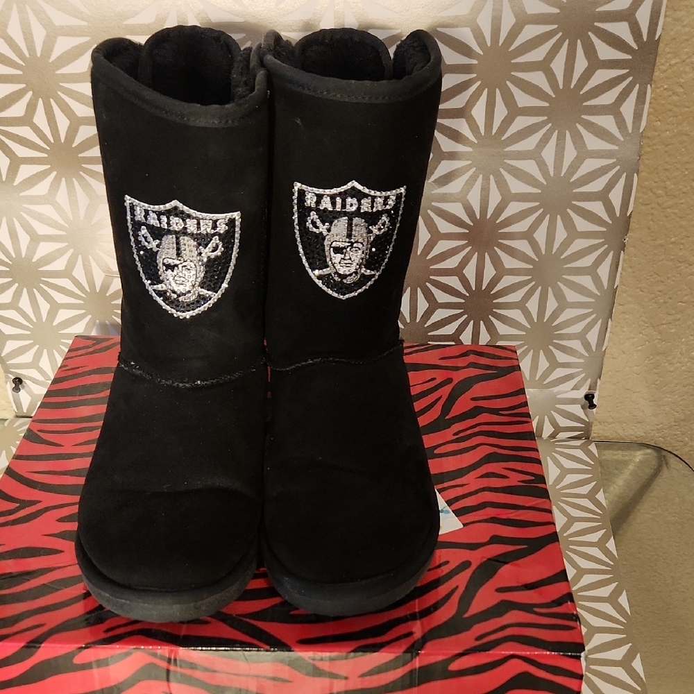 Black Winter Boots with Riders by Lee Logo